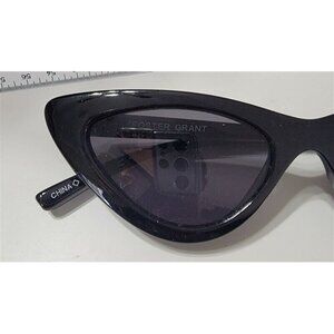 NWT Foster Grant Black Narrow Cat Eye Polarized Sunglasses 115249